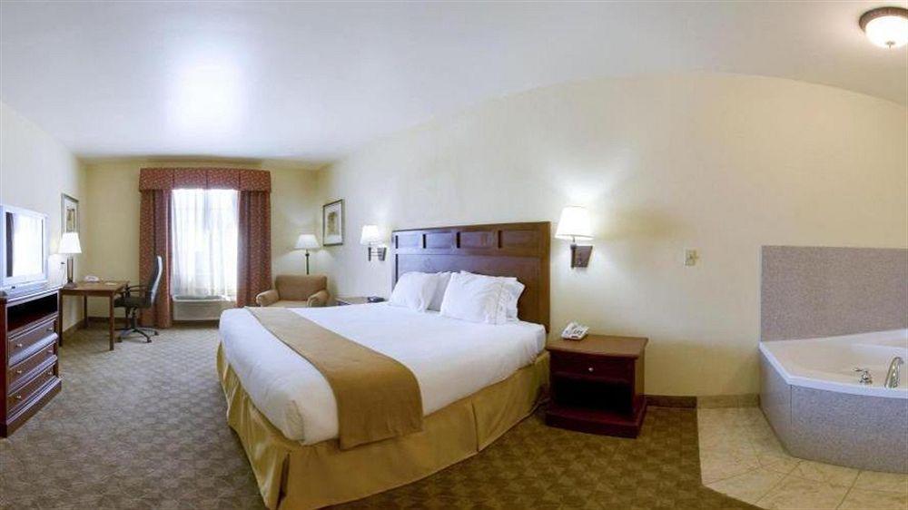 Holiday Inn Express Hotel & Suites Levelland By Ihg Exterior photo